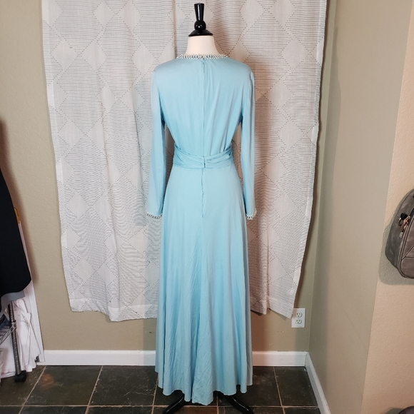 Victoria Royal Ltd ~ Blue Beaded Gown ~ Size 16 - Picture 4 of 4